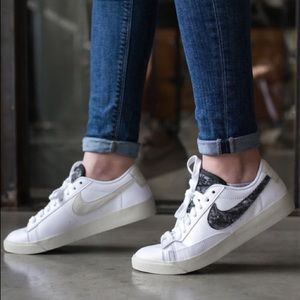 Nike White and Black Women's Sneakers